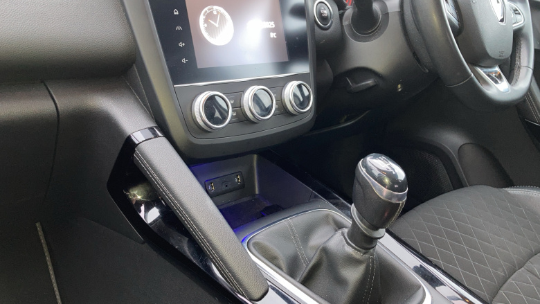 Renault Kadjar 1.5 Blue dCi Iconic 5dr Diesel Hatchback